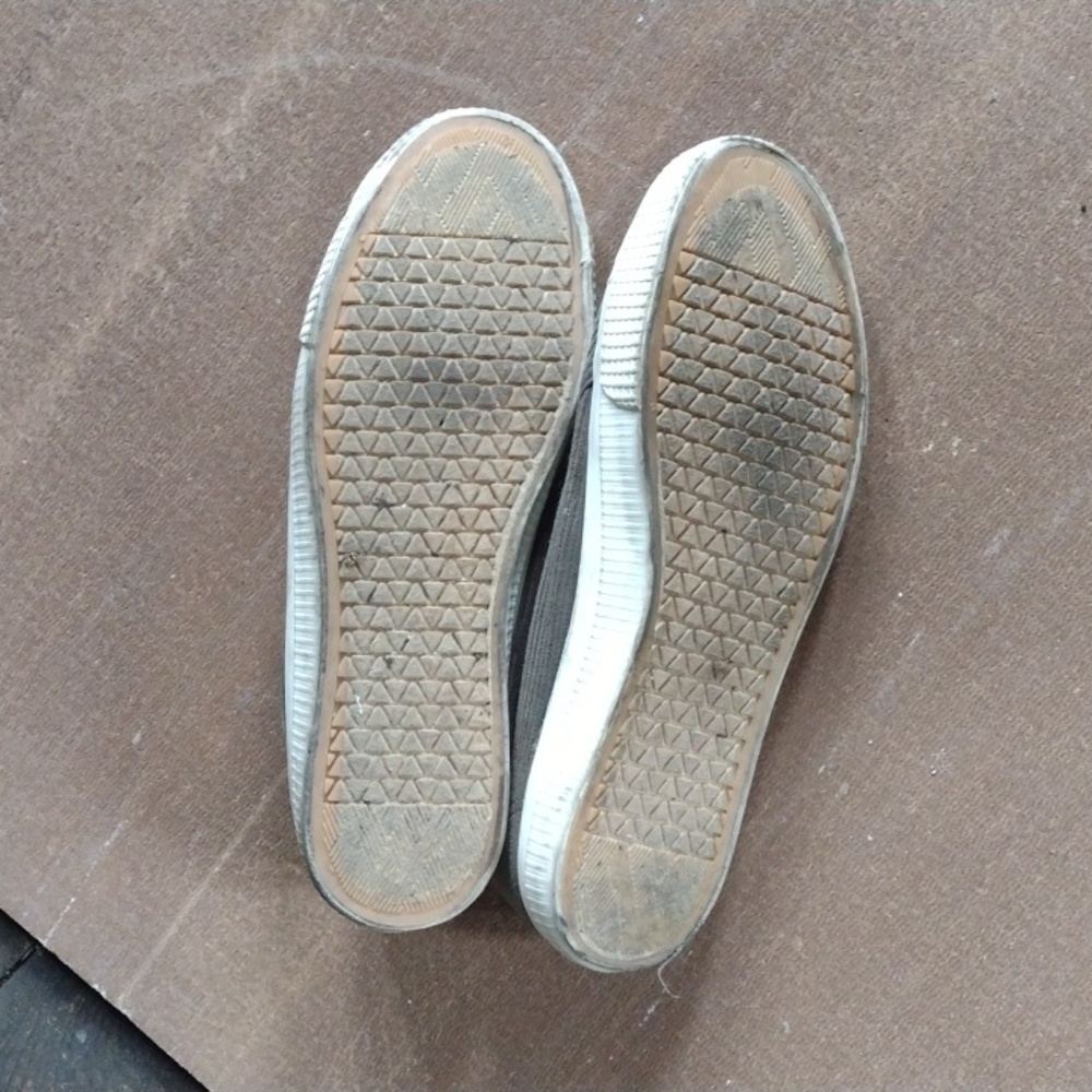 Shoes - Picture 2 of 3